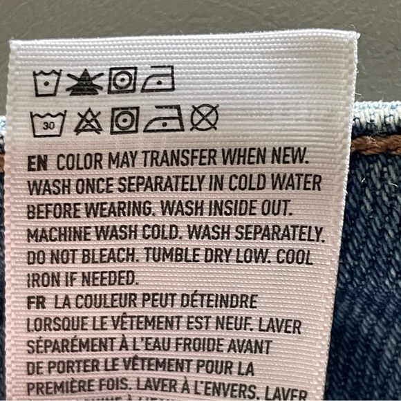 American Eagle High Rise Destroyed Mom Jeans – Size 4 - Picture 7 of 10